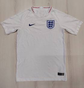 Nike Kid’s 2016 England Home Jersey #EZ Used