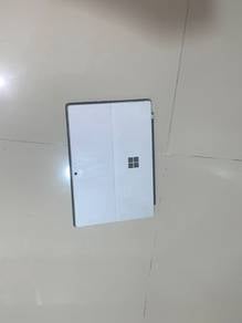 Microsoft Surface Pro (5th Gen / 2017 Model 1796).