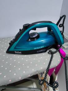 Tefal Ultraglide Steam Iron FV5847