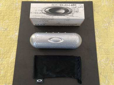 Original Oakley Box, Aluminium Case & Cloth Bag