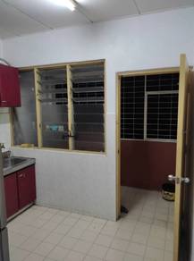 Flat For Sale in Desa Pilihan