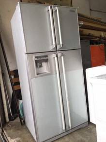 Hitachi Side by Sejuk Side Ais Peti Refrigerator
