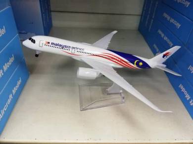 Kapal Hiasan 20cm (Ada Tayer) Selangor