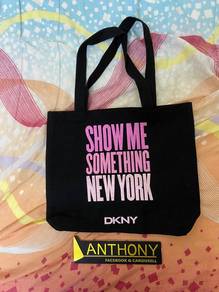 DKNY “show me something New York” galaxy tote bag