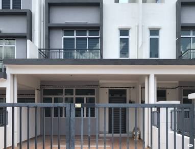 Room in Gelang Patah, JHR