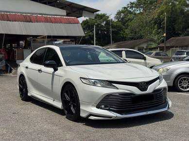 2020 Toyota Camry V
