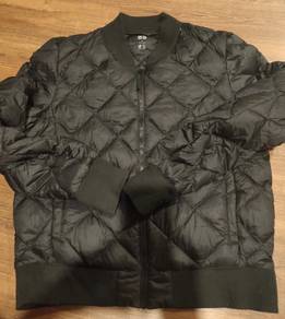 Uniqlo ultra light down jacket