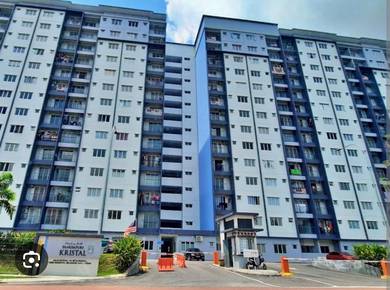 Apartment For Rent in D'Kristal