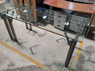 Glasstop table