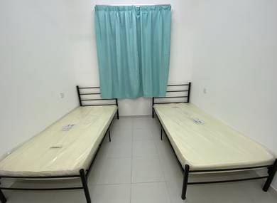 Room in Senai, JHR