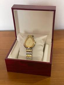 Vintage design watch