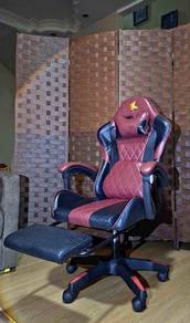 Gaming chair with footrest