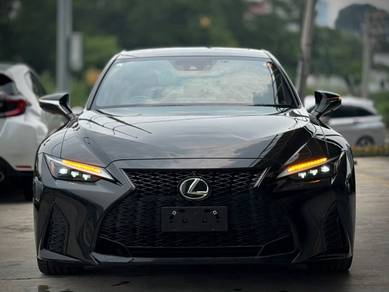 Lexus IS 300 F SPORT MODE BLACK in Johor Bahru, JHR