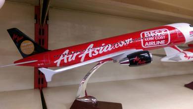 Model Kapal Terbang AirAsia MU