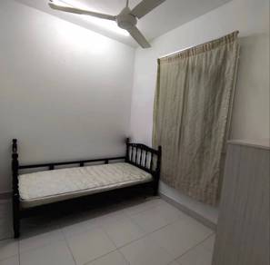 Room in Setia Alam, SGR