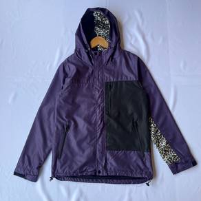 kittle windbreaker (M)