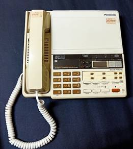 Telefon lama dengan sistem tape rakaman