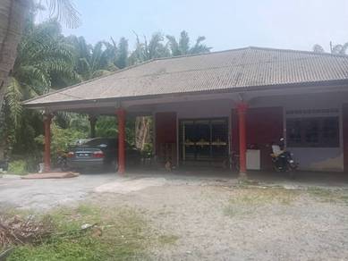 Semi-Detached House For Rent in Tanjong Sepat,SGR