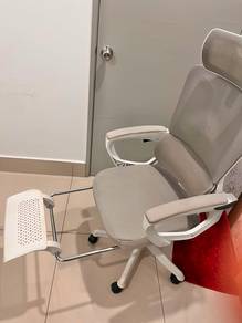 Ergonomic office chair