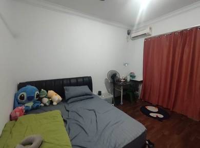 Room in Miri, SWK