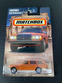 Matchbox Mercedes Benz W 123 Wagon Orange