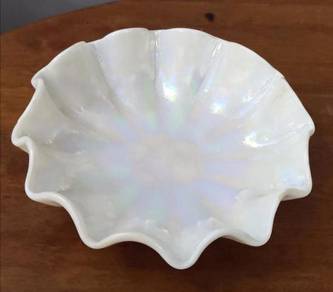 Vintage lusterware shell bowl 1
