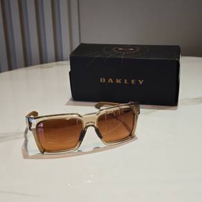 Oakley Sunglass OO9485-0759 59-18 🕶️