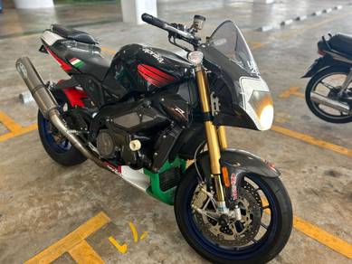 Aprilia Tuono V4