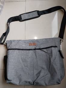 Baby diaper bag with compartments