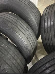 235/65/17 Goodyear + Rims