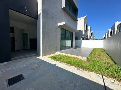 Semi-Detached House For Sale in Kuching,SWK