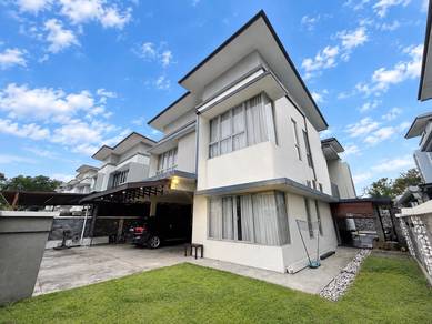 Semi-Detached House For Sale in Shah Alam,SGR