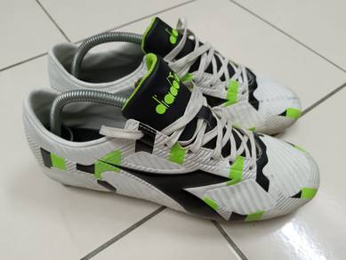KASUT BOLA DIADORA untuk di let go. saiz 7uk