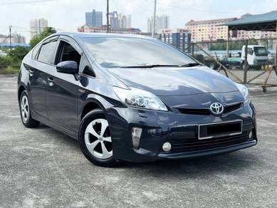 Toyota Prius LUXURY (HYBRID) in Petaling Jaya, SGR