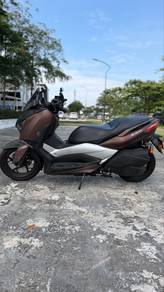 Yamaha XMAX