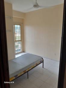 Room in Puchong, SGR