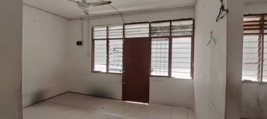 Flat For Sale in Taman Pulasan