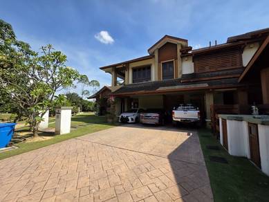 Semi-Detached House For Sale in Bukit Jelutong,SGR