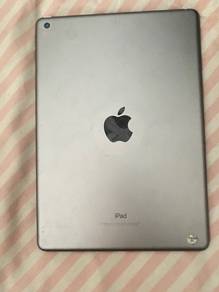 iPad 6th Gen 128GB WiFi only