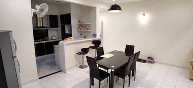 Condominium For Rent in Lakeside Tower
