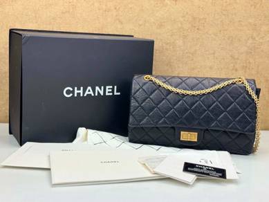 Chanel A37590 2.55 Reissue 227 Jumbo Shoulder Bag
