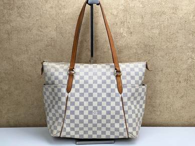 [RAYA SALES] Louis Vuitton N51262 Totally MM