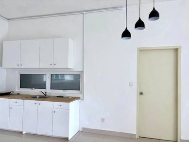 Condominium For Rent in Orchard Ville