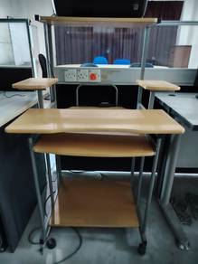 Light Theme Computer Desk