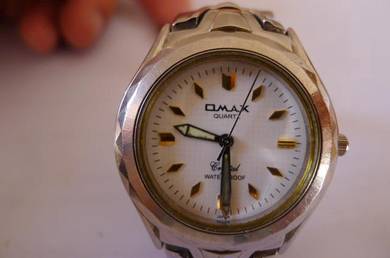 Omax Quartz White Round Dial Watch