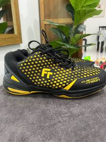 Kasut Badminton / Futsal FELET (Hitam Kuning)
