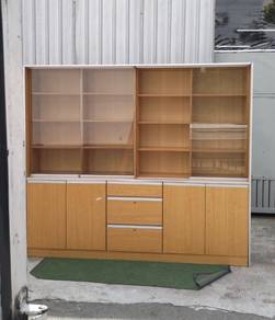 YA82C Almari Pameran Hiasan  Display Cabinet Oak