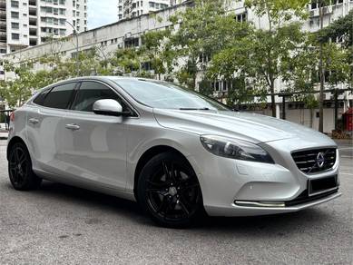 Volvo V40 T5 in Seri Kembangan, SGR