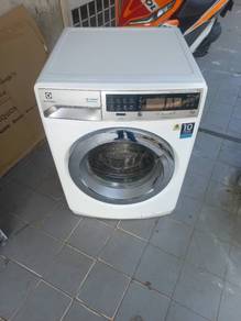 Electrolux front load washer 11kg inverter