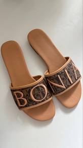 sandal bonia